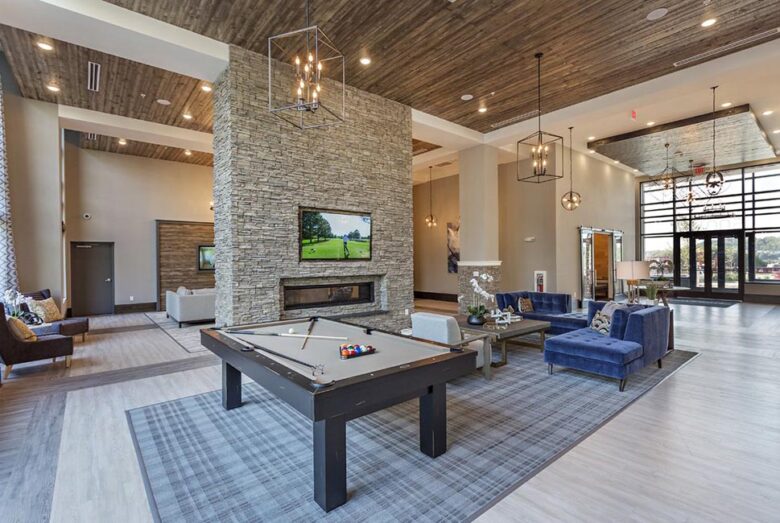 ADIRONDBCK　PENDLETON Cranberry Township Apartments | The Pendleton at Cranberry Woods