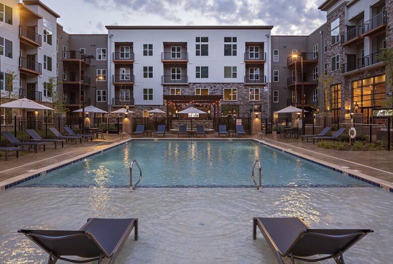 Gallery Image (1 of 31)