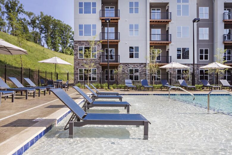 ADIRONDBCK　PENDLETON Cranberry Township Apartments | The Pendleton at Cranberry Woods